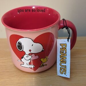 peanuts mug with Snoopy and Woodstock hugging new with tags